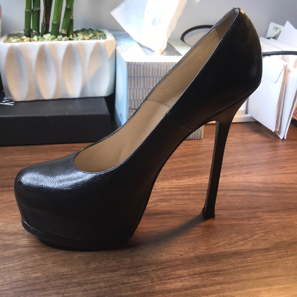 YSL Tribtto 105 pumps vernigolf Black
